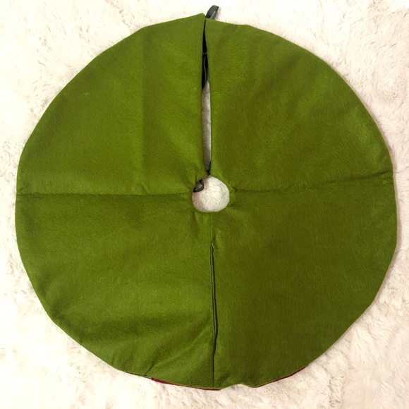 Christmas Tree Skirt with 3D Santa - Picture 4 of 4